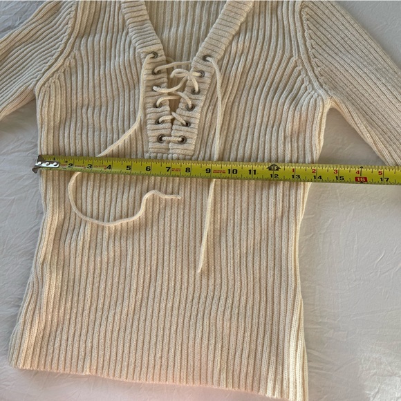 Vintage Y2K 90s Wool Lace Up Ribbed Fitted Cream Neutral Cozy Stretch Sweater - Picture 8 of 13